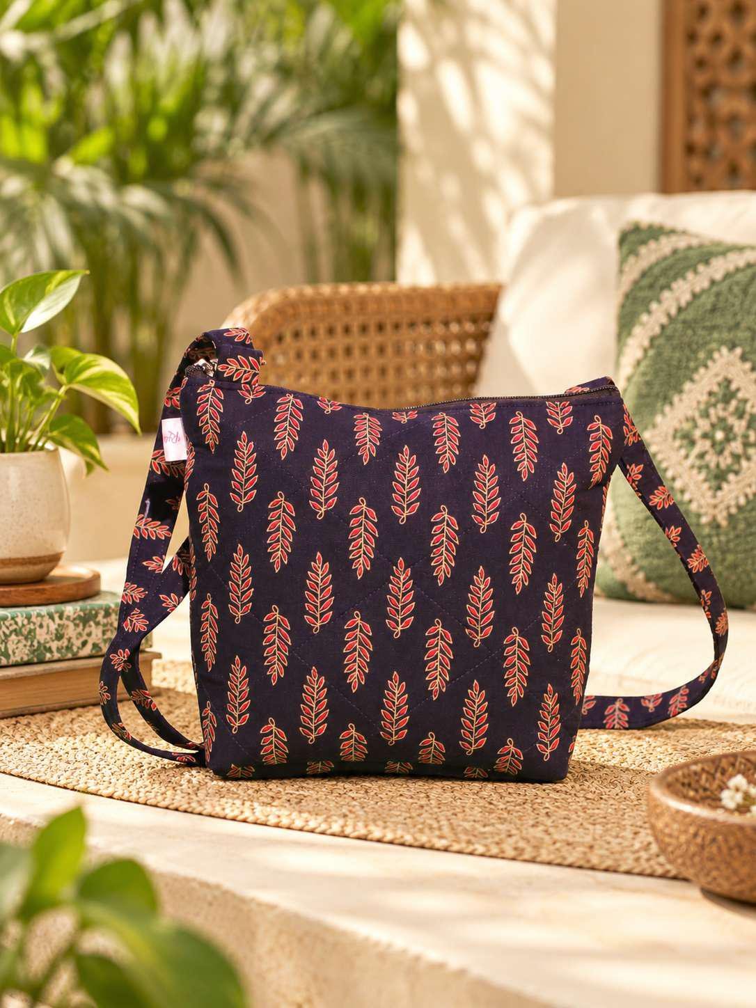 SLING BAG